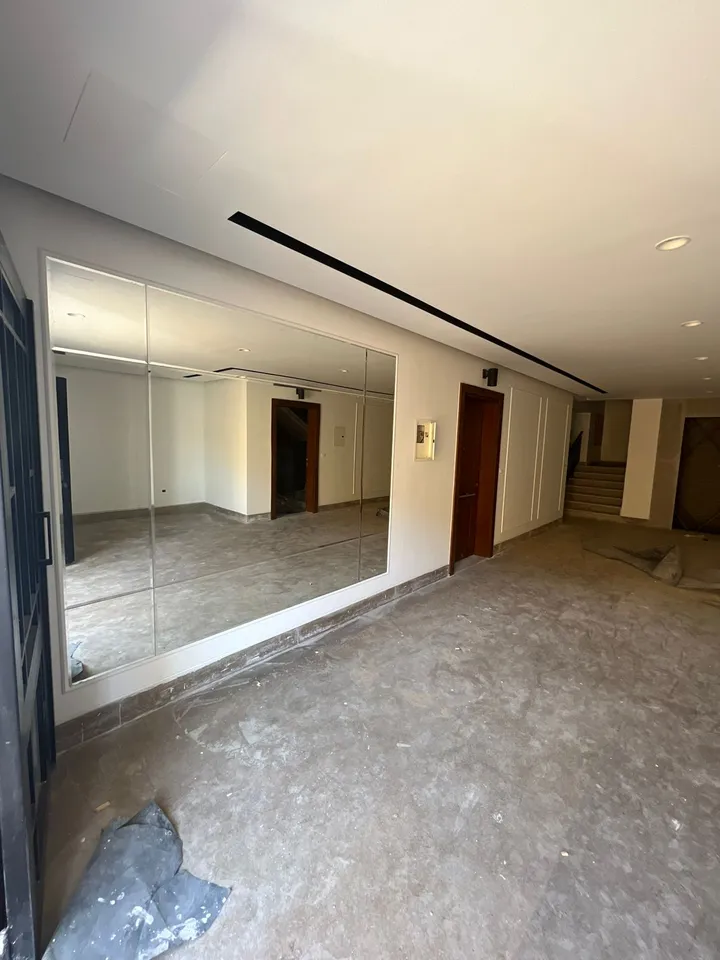 245 m² penthouse with an 80 m² roof for sale in Mountain View 1.1