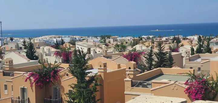 شاليه 95 م² بروف 67 م² للبيع في قرية الدبلوماسيين