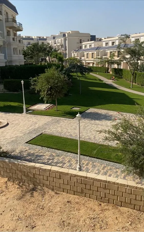 تاون هاوس كورنر 298 م² بحديقة 200 م² للبيع في ماونتن فيو أكتوبر بارك
