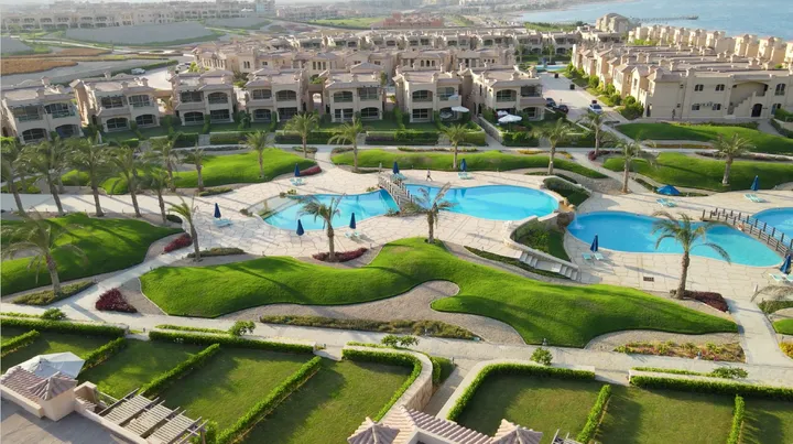 شاليه غرفتين 115 م² بالتقسيط للبيع في لافيستا جاردنز