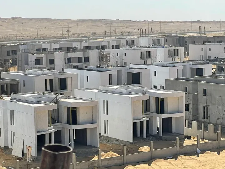 فيلا 6 غرف 500 م² على أرض 800 م² بتقسيط شهري للبيع في بادية بالم هيلز