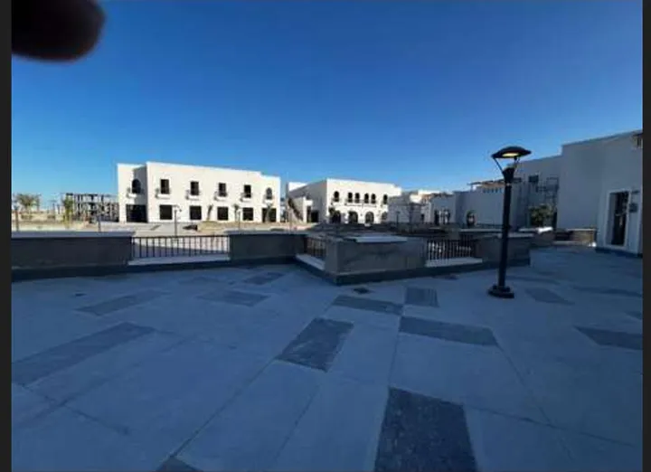 مطعم 55 م² بمساحة خارجية 32 م² للبيع في هاسيندا باي