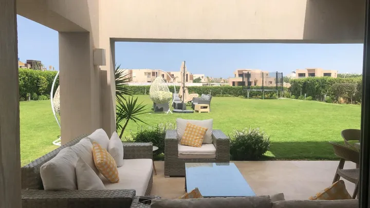 فيلا 460 م² على أرض 1400 م² بخمس غرف للبيع في هاسيندا باي