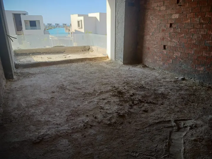 فيلا 360 م² بست غرف على أرض 982 م² للبيع في هاسيندا باي