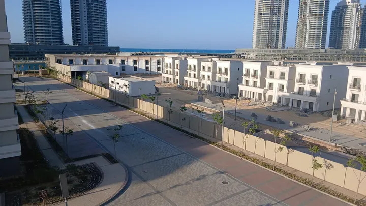 شاليه 68 م² بغرفتي نوم في الدور الثاني للبيع في بالم هيلز العلمين الجديدة