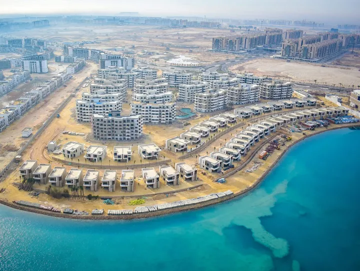 شاليه 107 م² بغرفتي نوم وحمامين بالتقسيط للبيع في بالم هيلز العلمين الجديدة