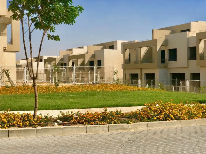 Twin house of 422 m² over a 300 m² lot for sale in Palm Hills Golf Extension