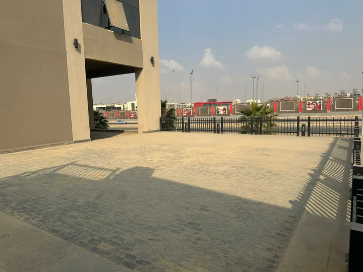 246 m² retail unit with 100 m² outdoor area for sale in Village Garden Katameya