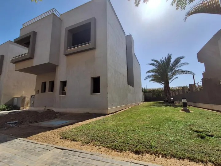 360 m² standalone villa on a 406 m² plot for sale in Village Garden Katameya