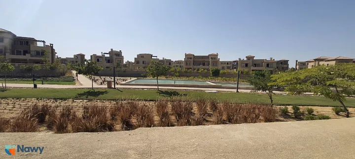 فيلا 361 م² بروف 102 م² على أرض 754 م² للبيع في بالم هيلز القطامية إكستنشن