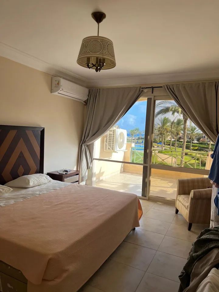 340 m² 5-bedroom twin house on a 220 m² plot for sale in La Vista Bay