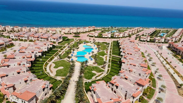 Phase 2 twin house, 180 m², 50 m² garden and 4 bedrooms, for sale in La Vista 6