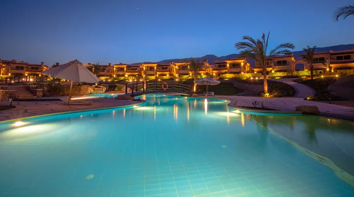 Ground-floor 120 m² chalet with a private 90 m² garden, furnished, 2 bedrooms, for sale in La Vista 6