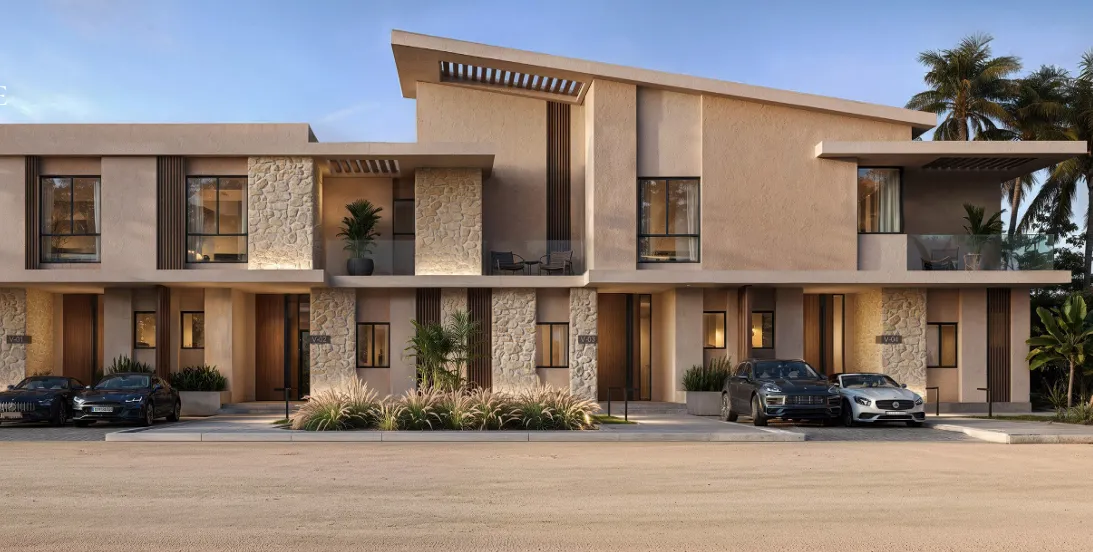 205 m² four-bedroom twin house with a 309 m² garden for sale in Caesar Extension 2