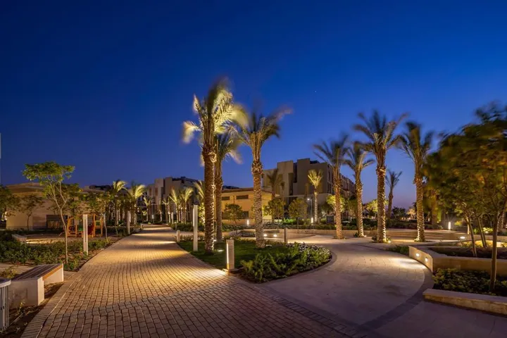 189 m² fully finished penthouse with a 100 m² roof for sale in Eastown SODIC