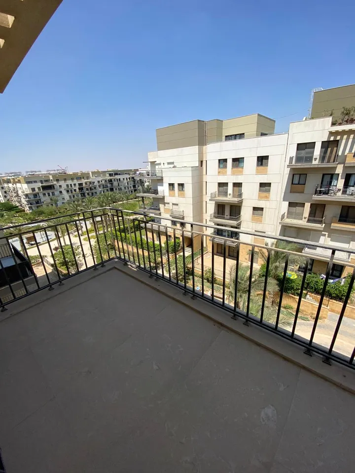 298 m² 3-bedroom fully finished penthouse for sale in Eastown SODIC