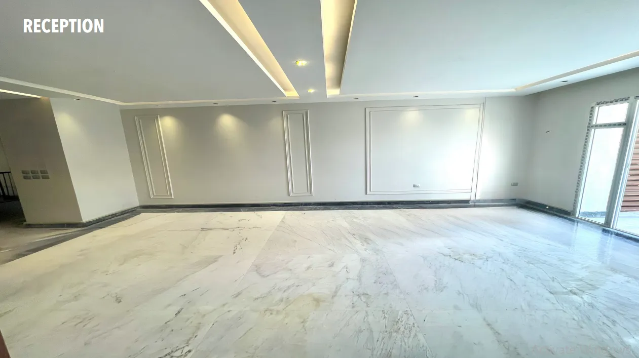 180 m² three-bedroom finished penthouse for cash sale in October Plaza SODIC