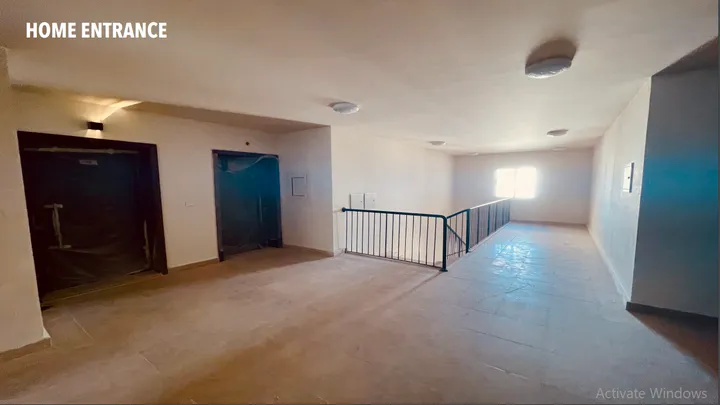 180 m² three-bedroom finished penthouse for cash sale in October Plaza SODIC