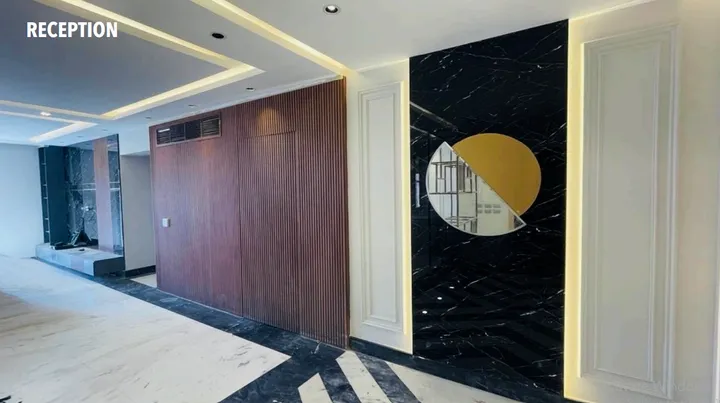 180 m² three-bedroom finished penthouse for cash sale in October Plaza SODIC