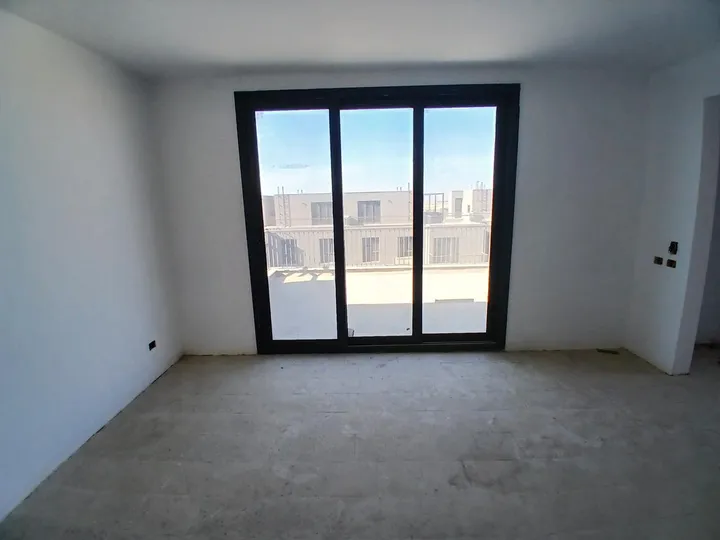بنتهاوس 3 غرف 120 م² بروف 38 م² للبيع في سوديك إيست