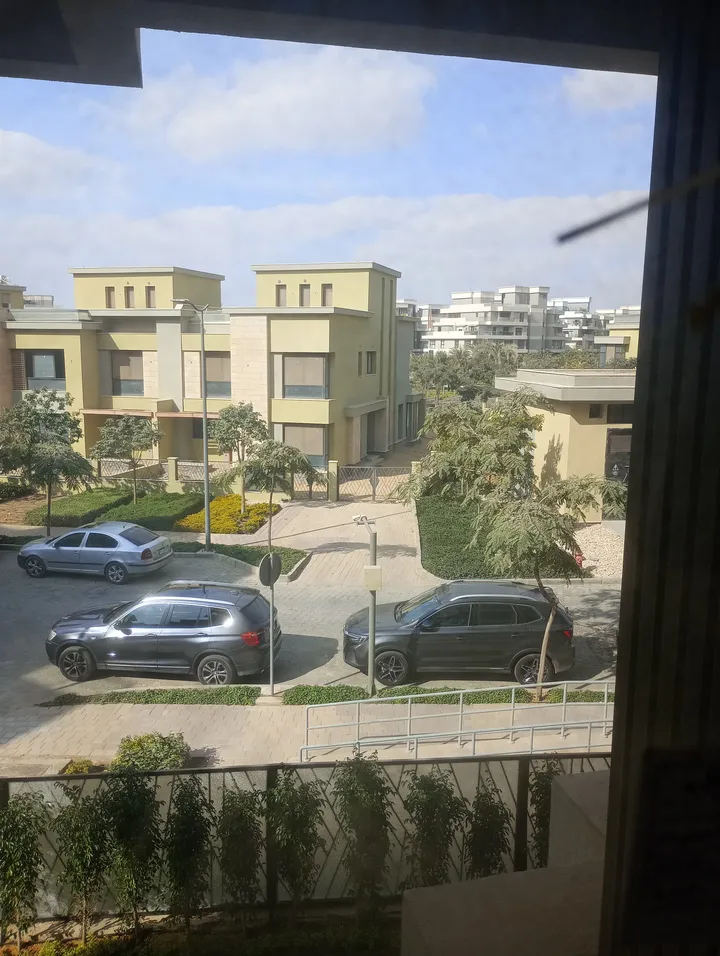 شقة 162 م² بثلاث غرف نصف تشطيب للبيع في فيليت سوديك