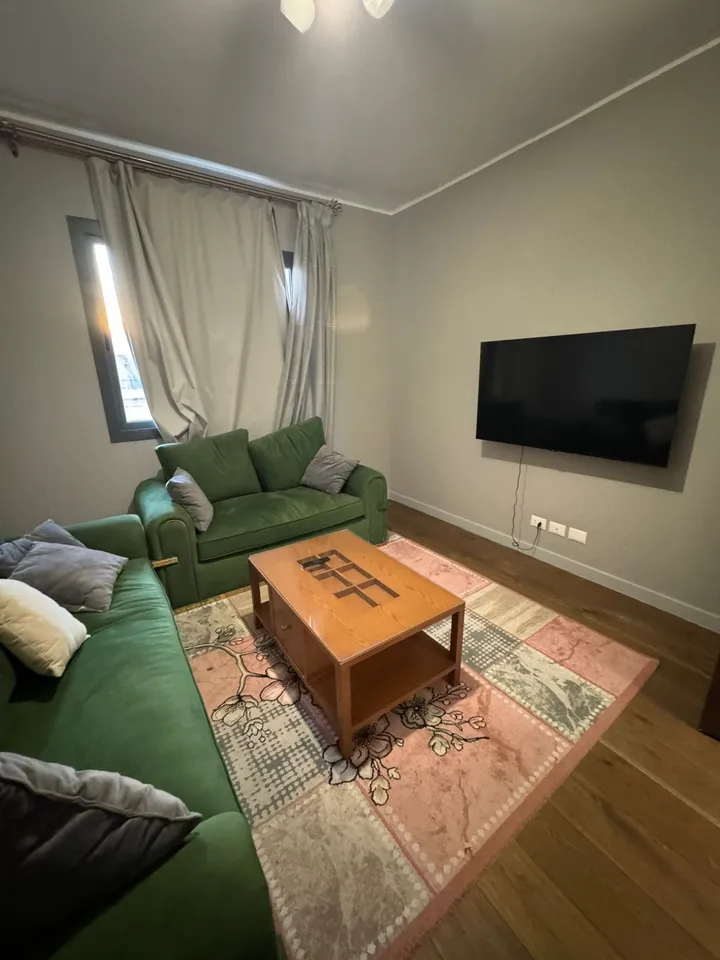 277 m² five-bedroom penthouse with a 135 m² roof for sale in Villette SODIC