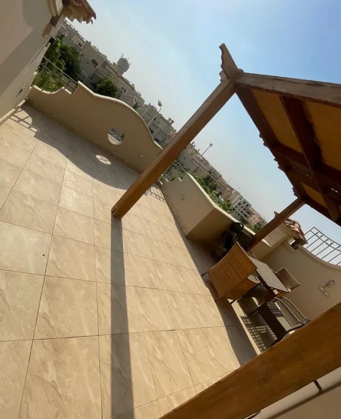 Finished, ready 214 m² 4-bedroom townhouse for sale in El Patio 5 East