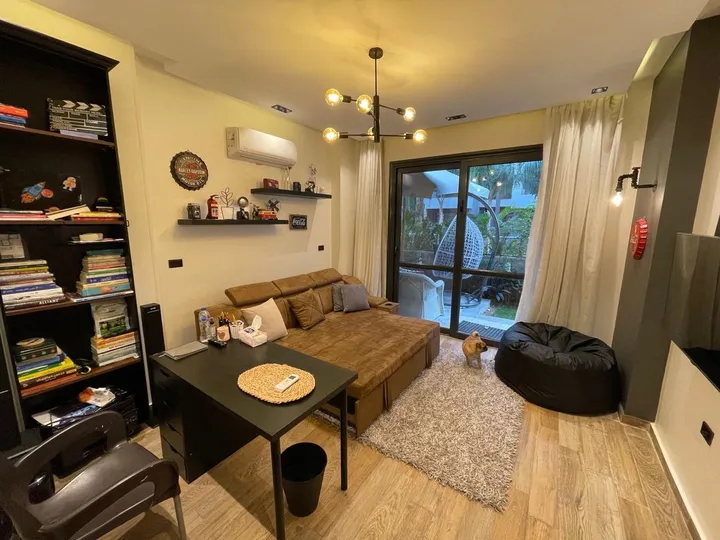 Ground-floor 275 m² 4-bedroom apartment with a 40 m² garden for sale in El Patio Casa