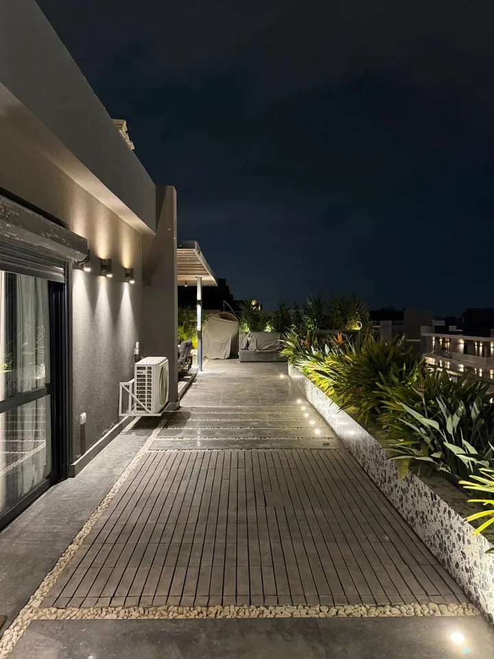 Fully finished 240 m² penthouse with a 180 m² roof for sale in El Patio Oro