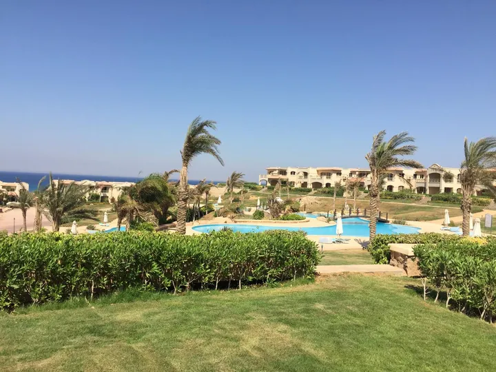 Ground-floor 165 m² chalet with a 125 m² garden for sale in La Vista 6