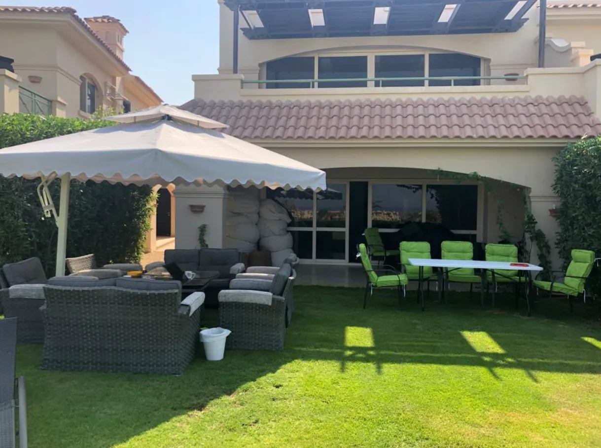 Furnished 180 m² chalet with a 160 m² garden for sale in La Vista 6