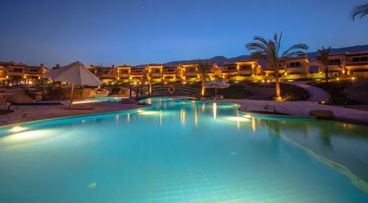 Furnished 180 m² chalet with a 160 m² garden for sale in La Vista 6