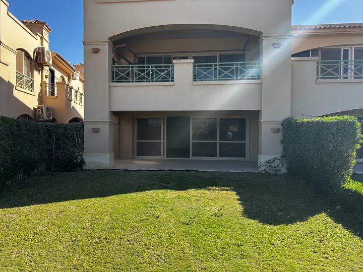Ground-floor 180 m² chalet with an 80 m² garden and nanny's room for sale in La Vista Gardens