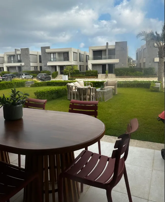 Furnished 140 m² townhouse with a 40 m² garden for sale in La Vista Ras El Hekma