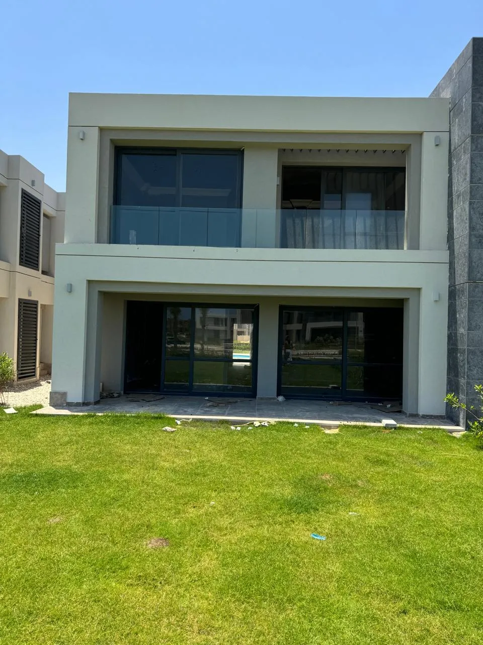 220 m² 5-bedroom twin house with a 250 m² garden for sale in La Vista Ras El Hekma