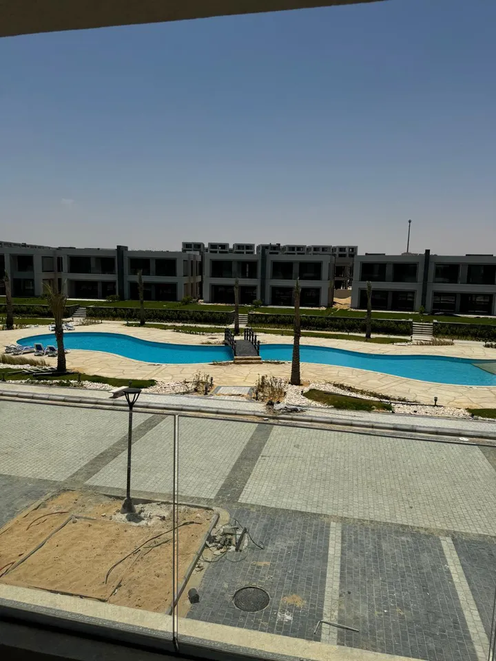 220 m² 5-bedroom twin house with a 250 m² garden for sale in La Vista Ras El Hekma