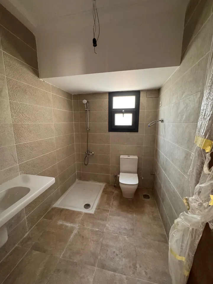 400 m² 5-bedroom villa with a 100 m² garden for sale in La Vista Ras El Hekma