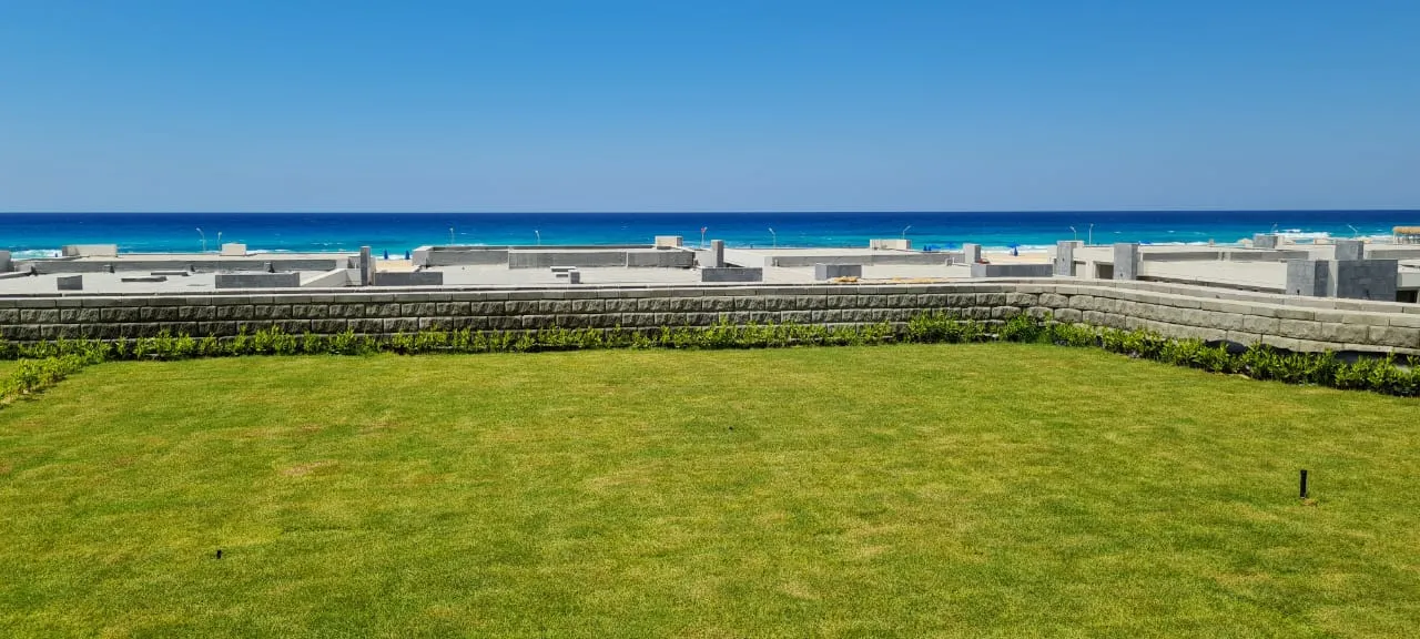 400 m² first-row sea-view villa with a 150 m² garden for sale in La Vista Ras El Hekma