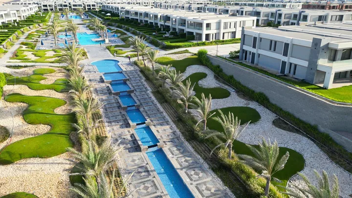 شاليه 160 م² بثلاث غرف تسليم 2028 للبيع في سيفيا رأس الحكمة