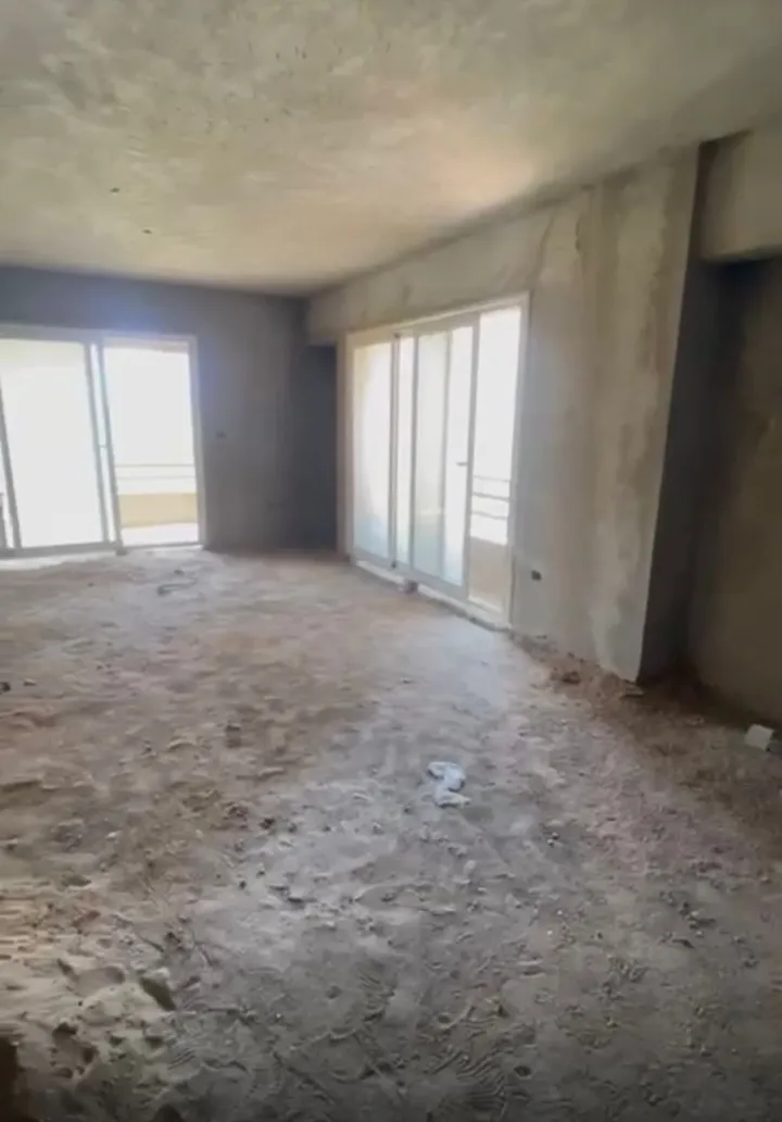 178 m² third-floor apartment for sale in The Square