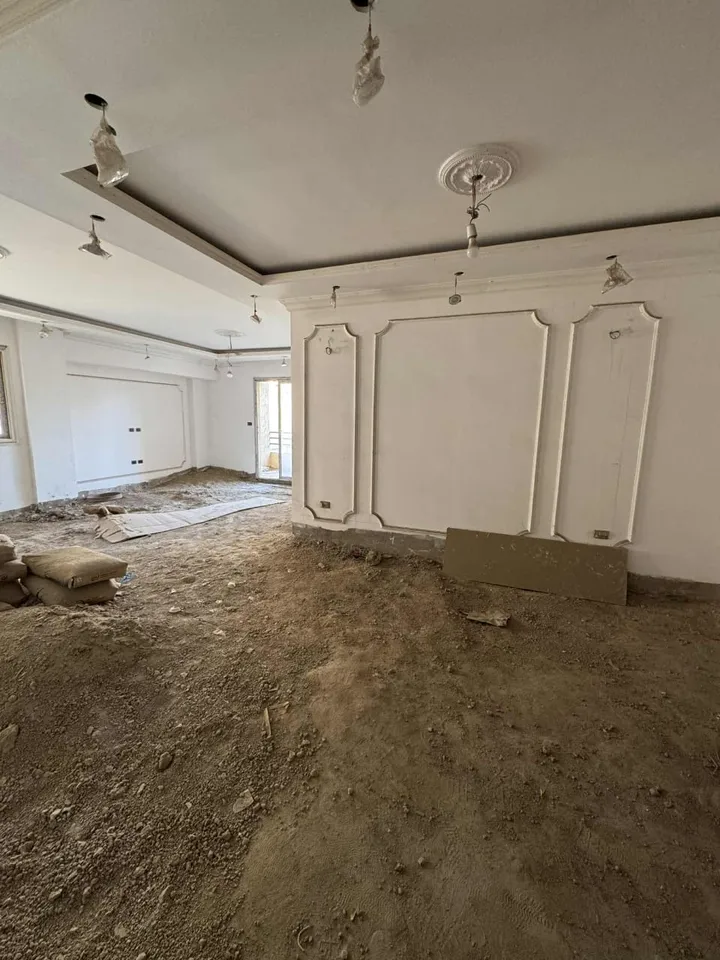 210 m² four-bedroom apartment for sale in The Square
