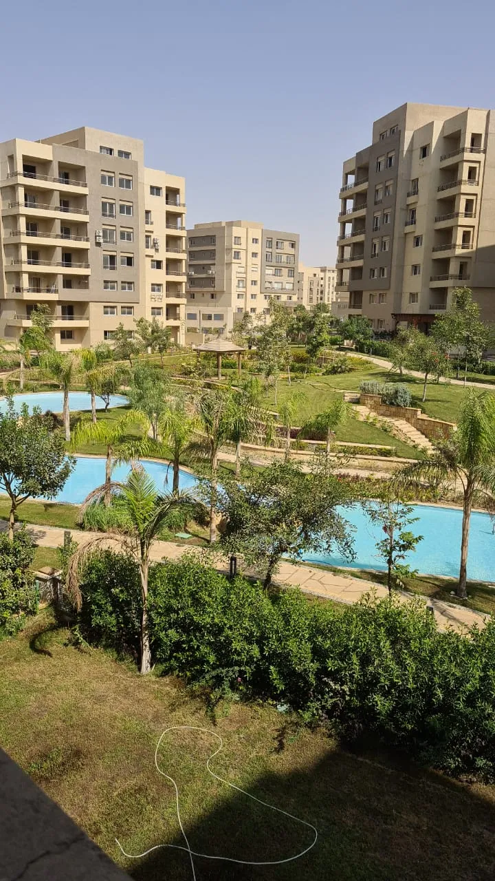 220 m² fifth-floor penthouse for sale in The Square