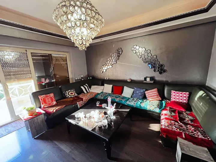 Villa with 1,050 m² built up, 700 m² plot, for sale in Grand Residence