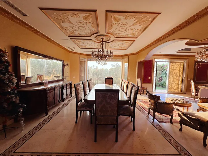 Villa with 1,050 m² built up, 700 m² plot, for sale in Grand Residence