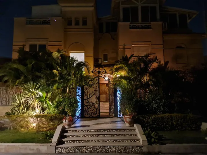 Villa with 1,050 m² built up, 700 m² plot, for sale in Grand Residence