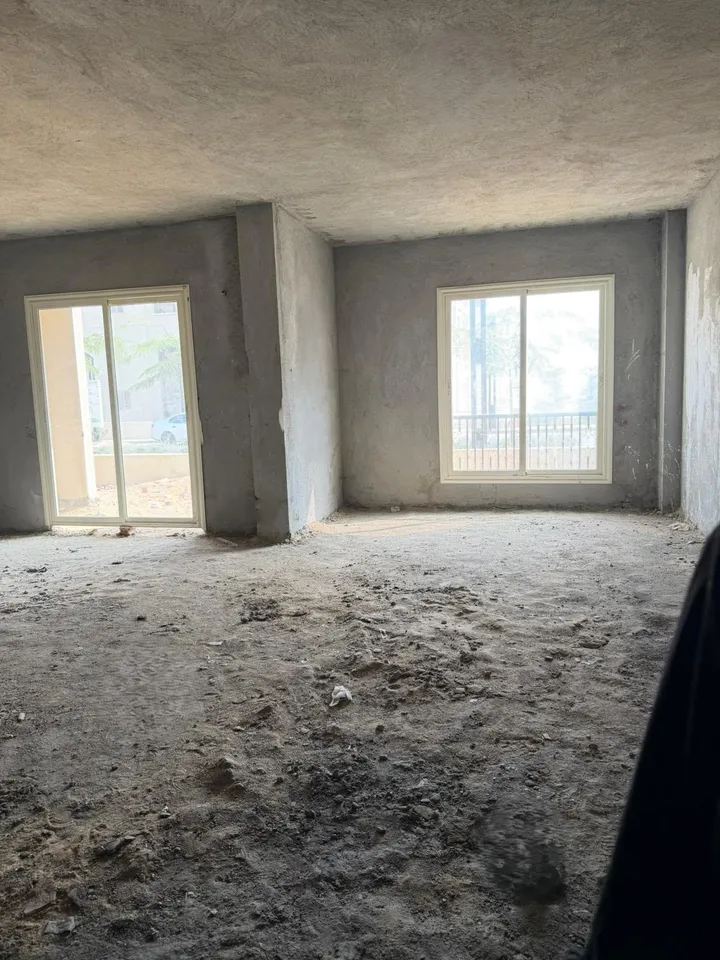 245 m² garden duplex (40 m² garden) for sale in L'Avenir