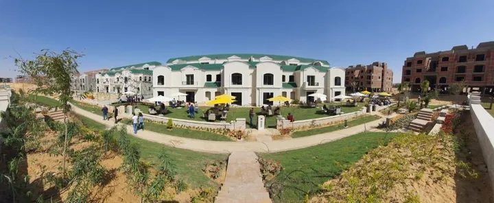 271 m² townhouse on a 248 m² plot for sale in L'Avenir