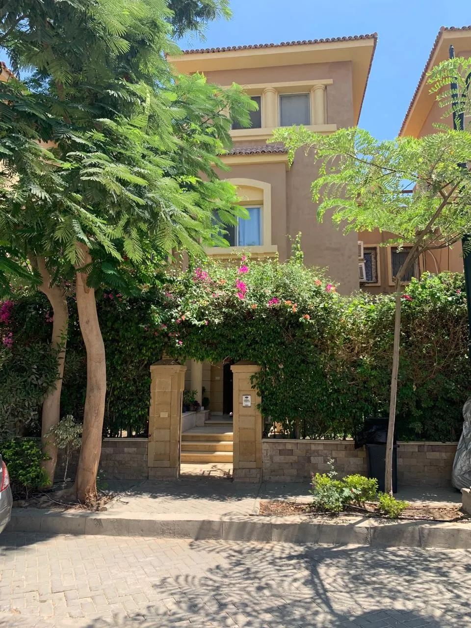 282 m² townhouse with 114 m² garden and 45 m² roof for sale in Dara Gardens