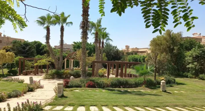 500 m² furnished villa on a 670 m² plot for sale in Dara Gardens