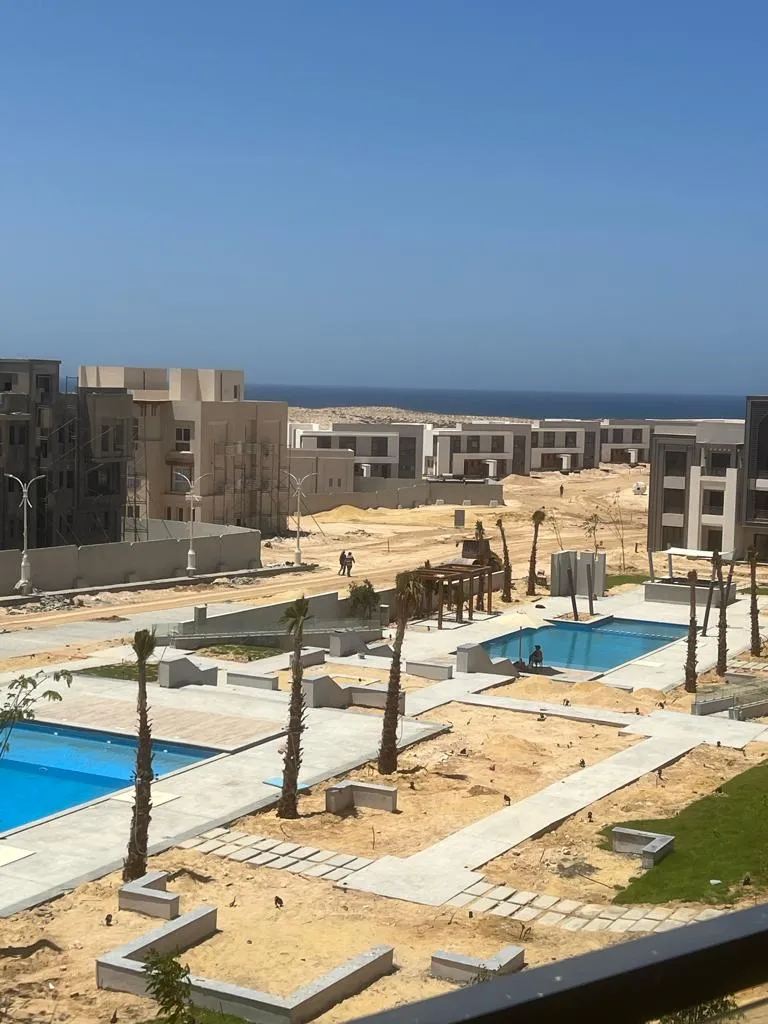 129 m² three-bedroom penthouse with an equal-size roof for sale in Gaia